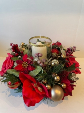 Red Glass Table Arrangement